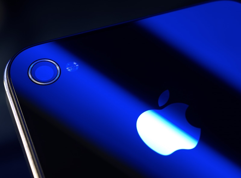 studio shot, computer, silkypix, science, Mac, lighting equipment, Japan, indoors, logo, Blue, backgrounds, close-up, iPhone, Computers, apple, wireless technology
