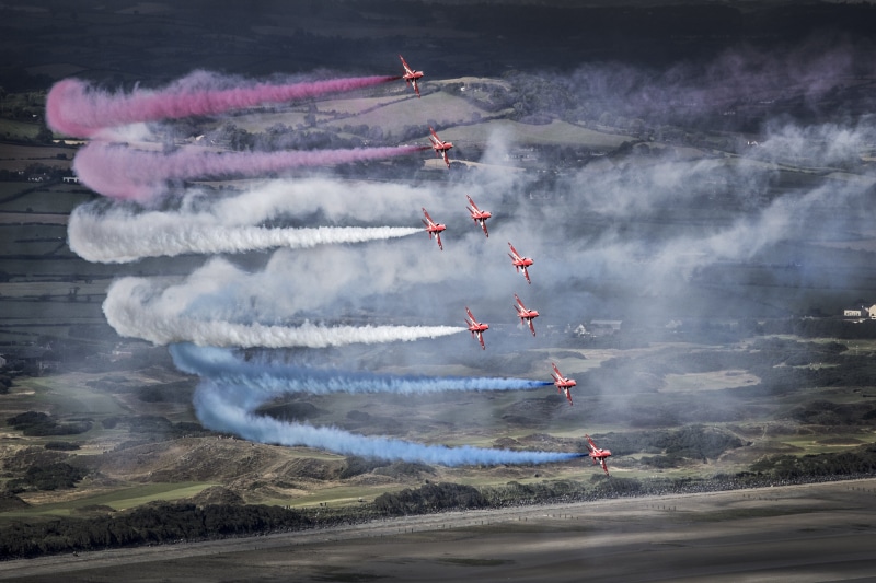 aerobatics, atmospheric, aircraft, military airplane, vapor trail, motion, airplane, aerospace industry, airshow, nature, water, transportation, jet, air vehicle