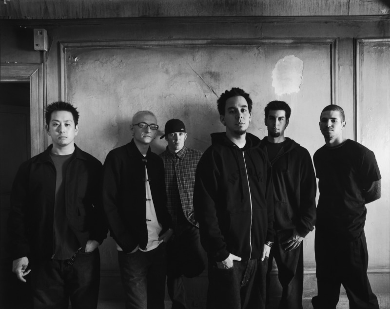 wall - building feature, Linkin, 2K, young adult, group of people, three quarter length, young men, males, teenager, real people, friendship, Park, group