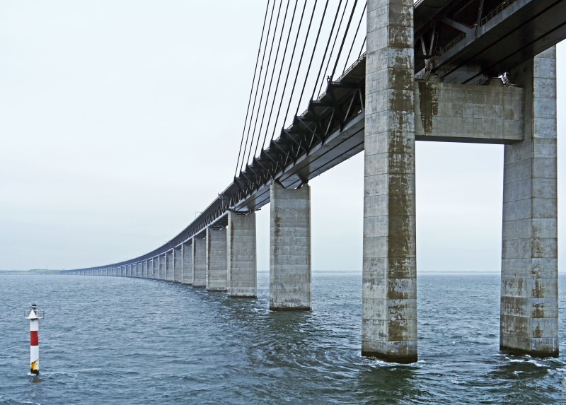 fixed connection, Oresund Bridge, engineering, carrier, sea, öresund, famous Place, river, body, underneath, day, sea ​​route, pylon, major project, uSA