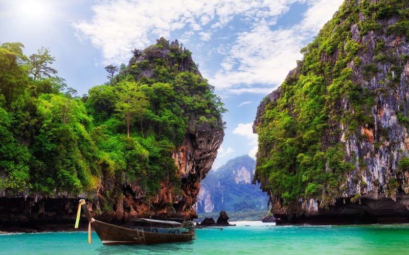 beauty in nature, tranquility, boat, mode of transportation, tree, nature, sea, plant, coast, water, sky, cliff, rock - object, 1080P, transportation