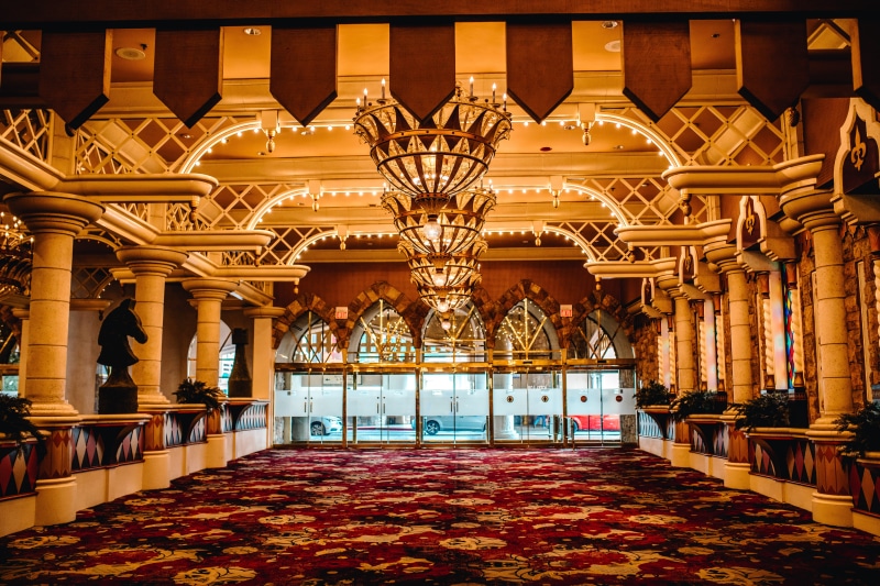 art and craft, 5K, traditional design, ceiling, luxury, glass, chandelier, lighting, lobby, indoors, architectural column, ornate, pattern, illuminated