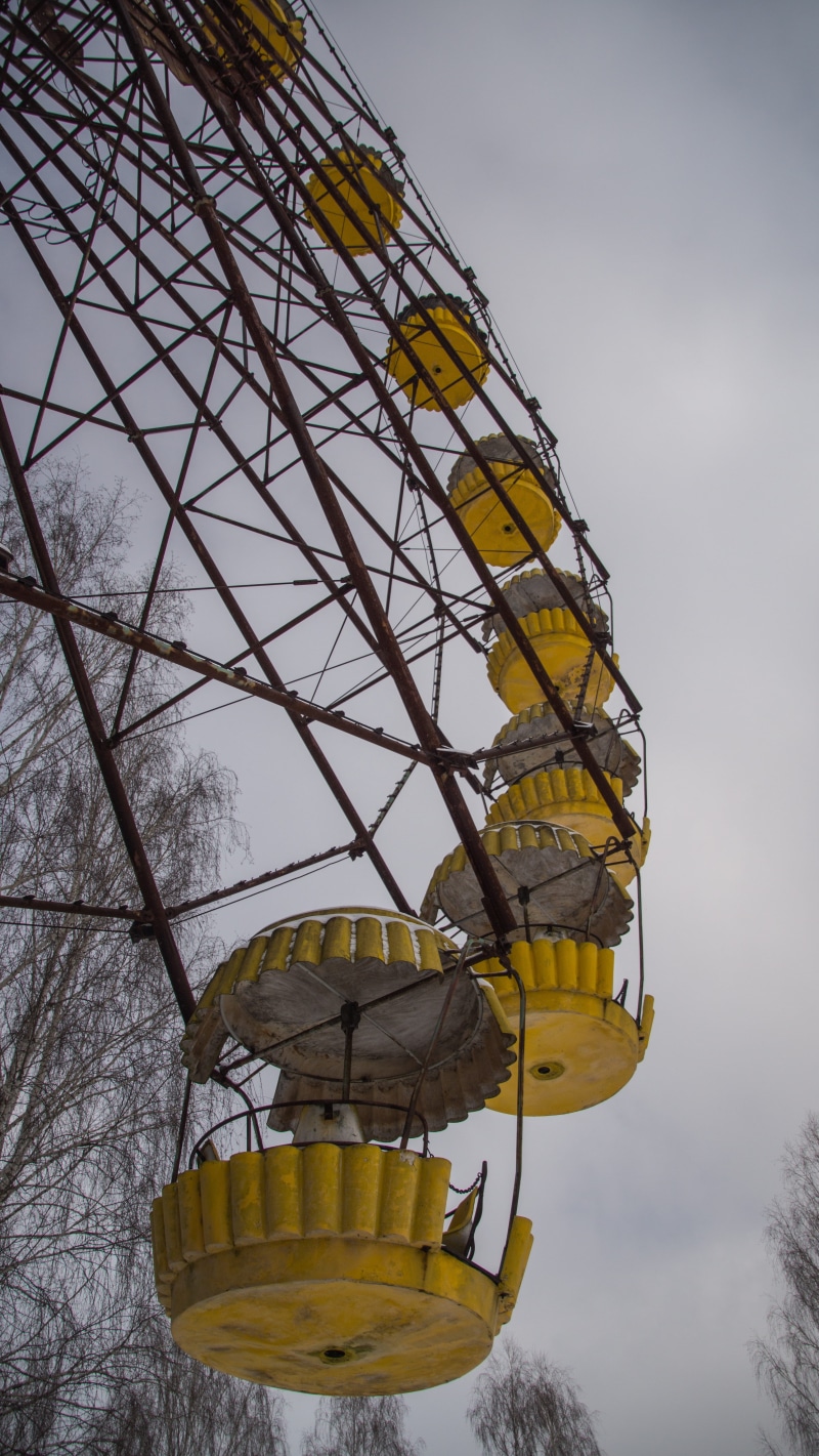 built structure, urban, cloud - sky, ferris wheel, abandoned, fairground, attraction, chernobyl, theme park, amusement, pripyat, radiation, cabins, amusement ride