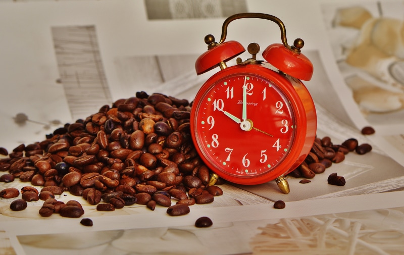 clock face, time, coffee break, beans, alarm, relax, red, benefit from, espresso, break, good morning, snack, minute hand, number, no people, waking up