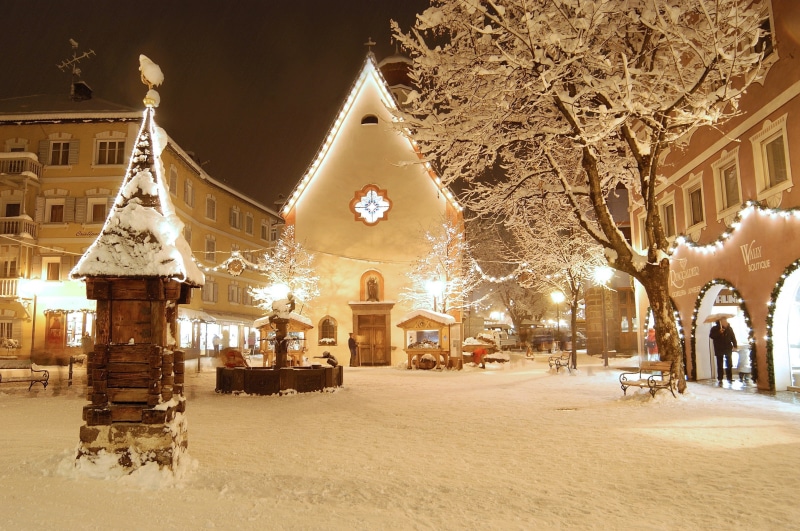 incidental people, lights, plant, christmas decoration, cold temperature, building exterior, decoration, snow, built structure, building, celebration, nature