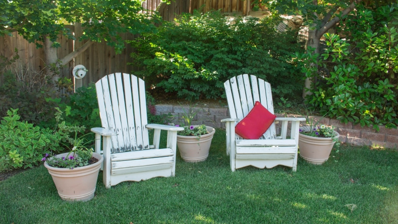 green, yard, patio furniture, backyard, white, grass, outdoor Chair, architecture, flowering plant, chairs, armchairs, no People, home, furniture, leisure