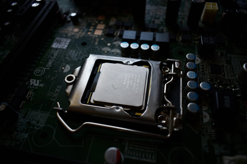 selective focus, computer, 5K, chips, technology, close-up, indoors, board, no people, industry, focus on foreground, equipment, complexity, motherboard