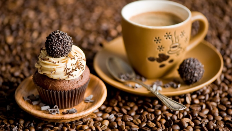 milk, spoon, close, glass, plate, chocolate, table, restaurant, cocoa, dark, delicious, latte, black, cafe, saucer, 1080P, espresso, foam, cappuccino