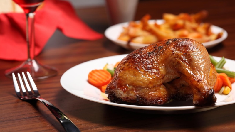fast food, meat, chicken meat, white meat, asado, close-up, food and drink, comida, plate, roasted, indoors, fried, meal, fork, potato, setting, eating utensil