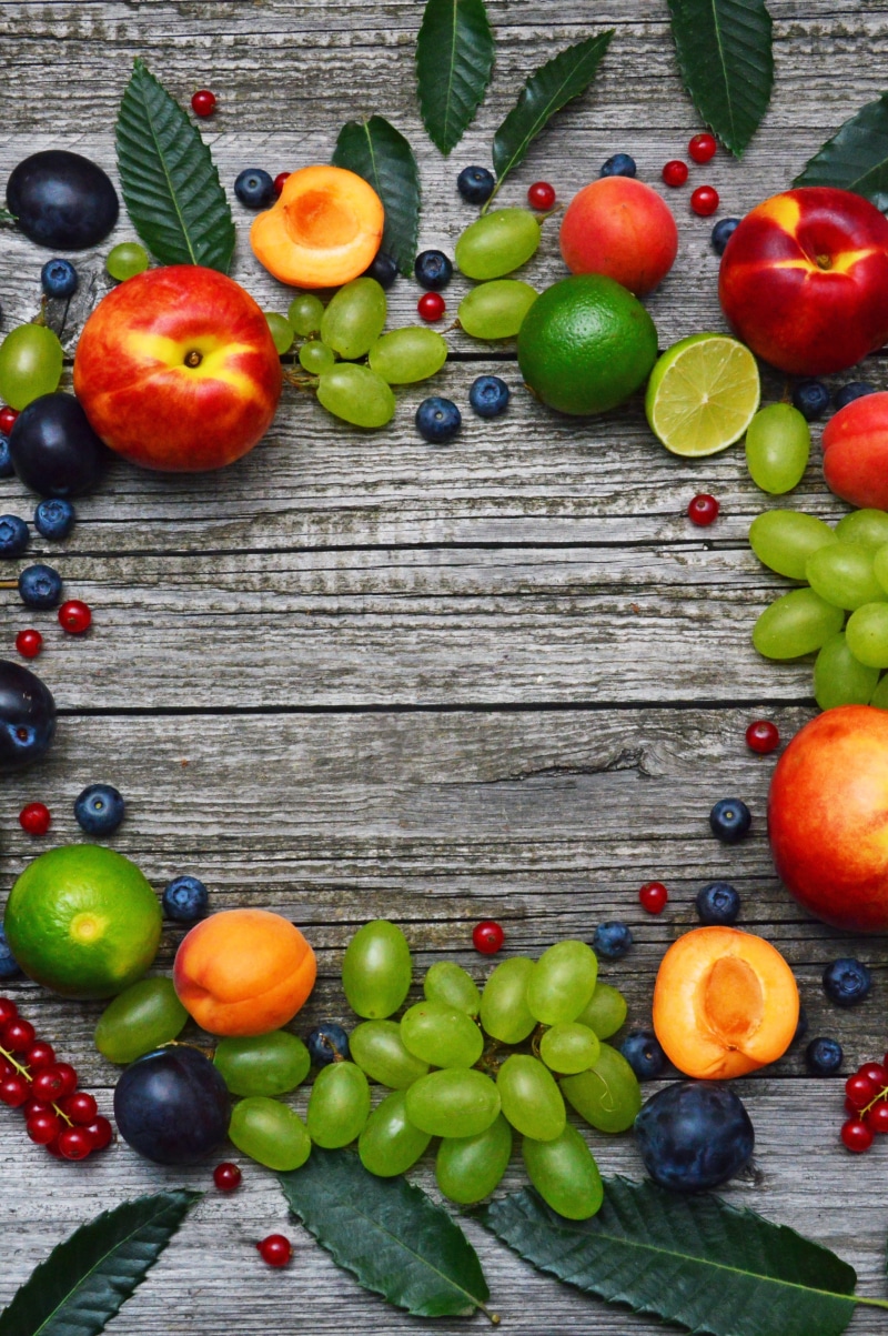 color, 5K, red, large group of objects, freshness, healthy eating, healthy, table, food, fruits, directly above, green, vitamins, apple - fruit, sliced