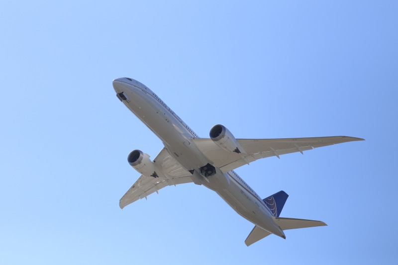 flying, airbus, 5K, landing - Touching Down, jet engine, aviation, jetliner, transportation, boeing, 787, aircraft, no people, aircraft wing, above, sky