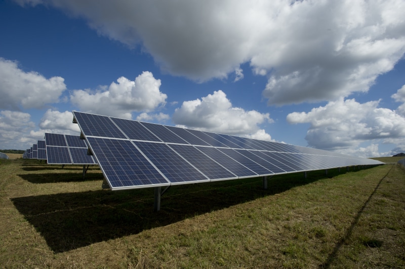 environment, environmental issues, skies, electricity, technology, 5K, fuel and power generation, green, panels, field, black, solar power station, sky