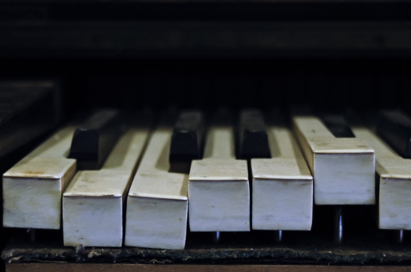 white, keys, grand piano, keyboard instrument, arts culture and entertainment, focus on foreground, close-up, technology, white color, black, electronics