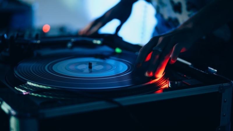 nightclub, nightlife, human body part, occupation, clubbing, controller, 2K, audio equipment, finger, human hand, gray, vinyl, turntable, close-up, music