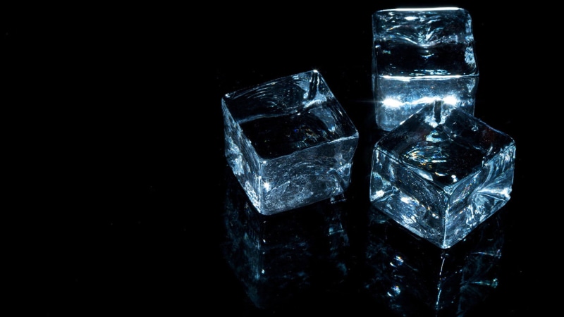 indoors, black background, solid, mats, ice cube, two, frozen, studio shot, glass, copy space, black, dark background, ice cubes, mineral, nature, crystal