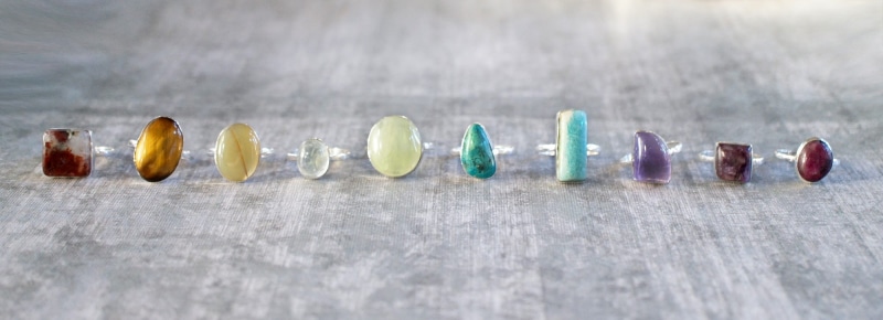 close-up, agate, semiprecious, side by side, bezel, studio shot, wood - material, gems, gemstones, settings, order, capsule, indoors, jewel, colorful, jewellery