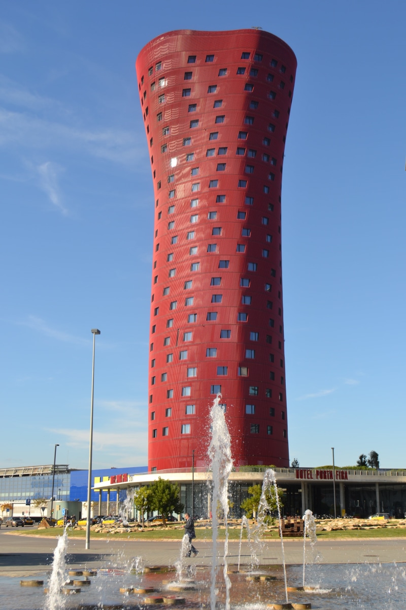 travel destinations, low angle view, motion, built structure, 4K, tower, building exterior, sunlight, nature, office building exterior, sky, spraying