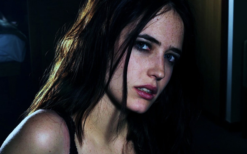 looking at camera, freckles, 1080P, hair, lifestyles, depression - sadness, black, emotion, woman, adult, front view, close-up, Eva Green, young women