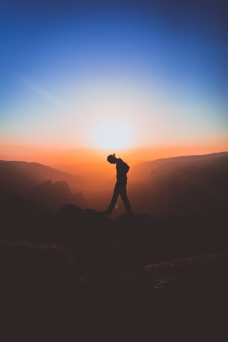 4K, adult, beauty in nature, Sun light, sky, scenics - nature, lifestyles, Hazy, Man, real people, one person, 5K, men, Yosemite Valley, leisure activity