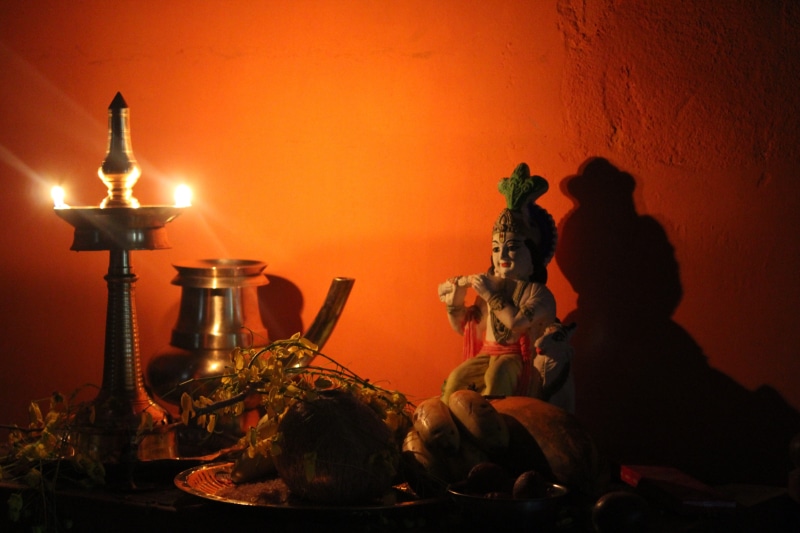 female likeness, sculpture, representation, jaggery, lighting equipment, 5K, male likeness, figurine, antique, Kerala, wishes, celebration, Festival, electric lamp