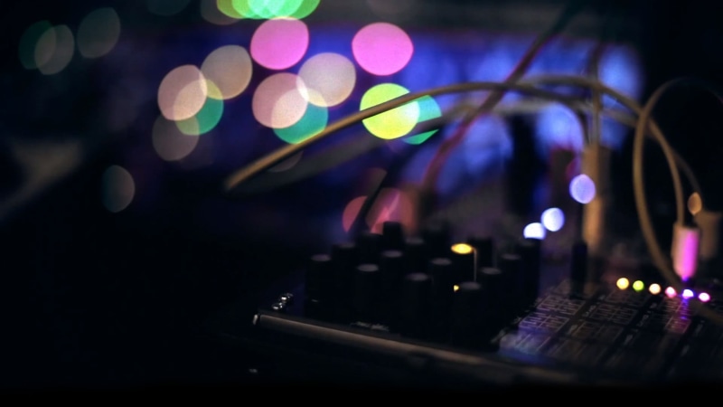 bokeh, night, mixer, arts culture and entertainment, selective focus, close-up, machine, multi colored, music, transportation, architecture, dj, 1080P