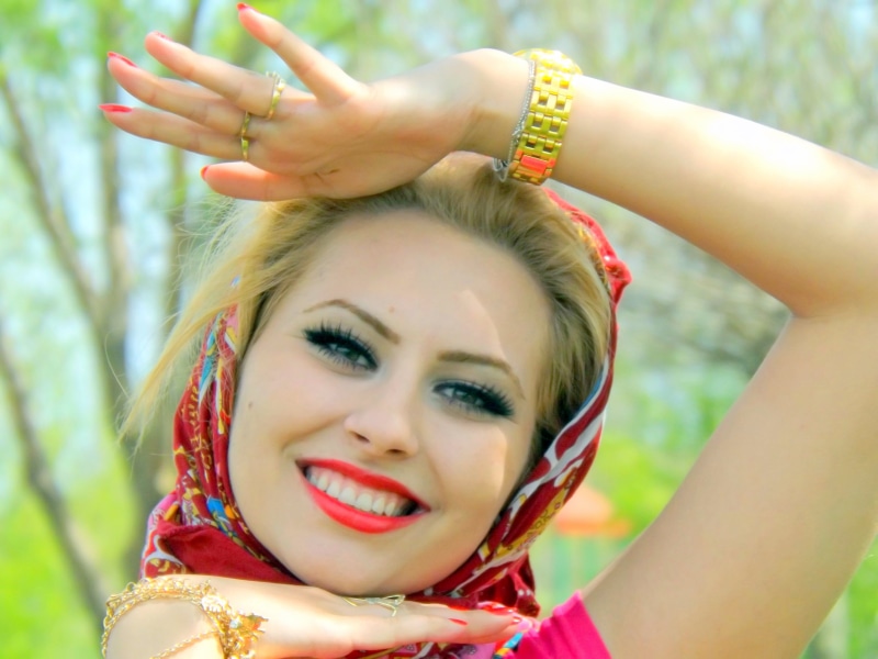 woman, smile, blonde, headshot, 4K, focus on foreground, seduction, human body part, scarf, women, adult, real people, beautiful woman, hijab, close-up