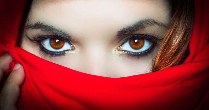 eye, women, beautiful woman, body part, look, scarf, portrait, headshot, front view, one person, red, human body part, hidden, eyebrow, eyelash, eyes, mystery