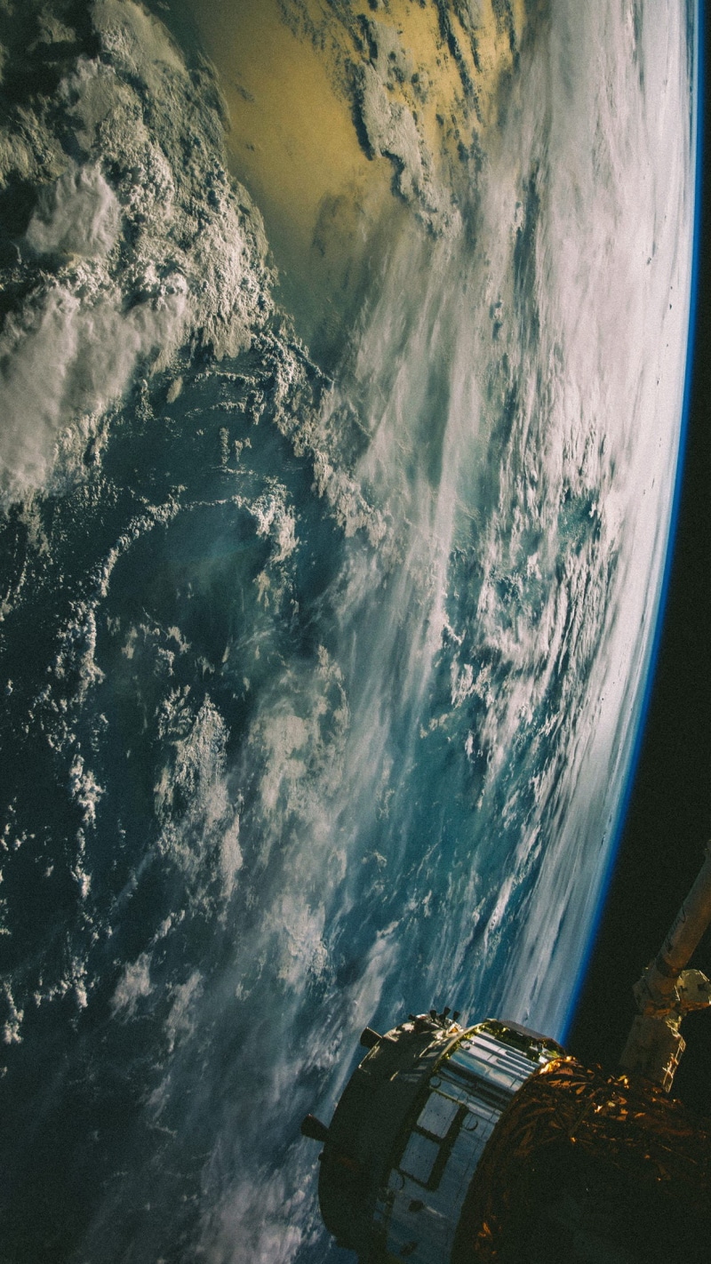 1080P, portrait display, vertical, space