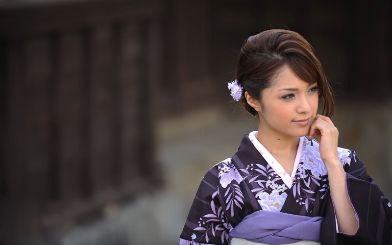 Japanese clothes, focus on foreground, model, headshot, front view, adult, floral, hairstyle, mihiro, leisure activity, using phone, young women, looking