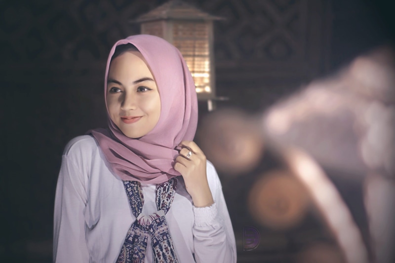 pretty, woman, headshot, young adult, looking at camera, looking, young women, young, women, portrait, veil, girl, adult, beautiful, traditional, pose