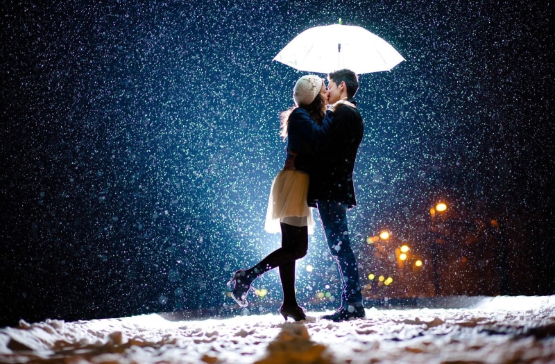 snow, love, night, girl, umbrella, kiss, light, winter, couple, boy, 1080P, romantic