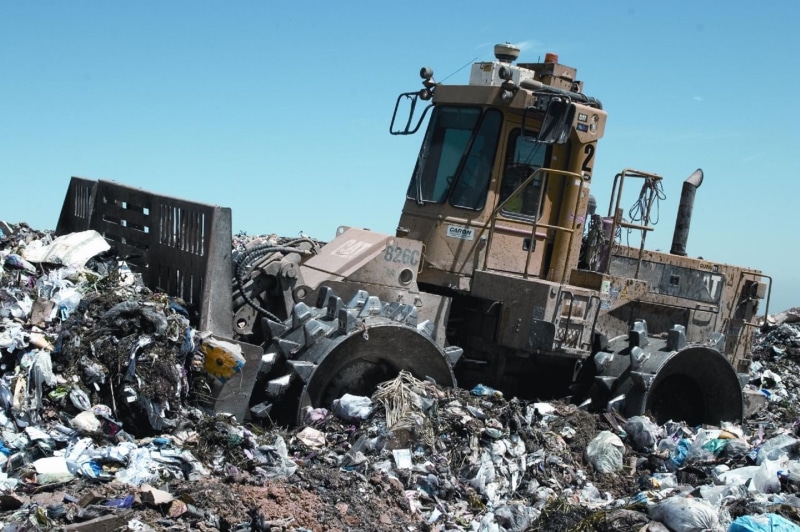 sky, landfill, compactor, transportation, run-down, trash, deterioration, heavy, damaged, junkyard, abandoned, day, power, machine, ruined, machinery, clear sky