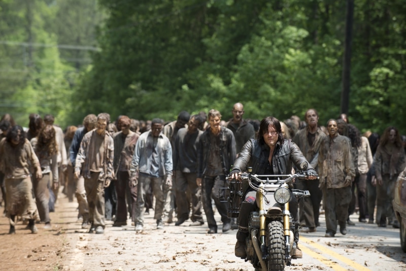 zombies, men, 2K, transportation, dead, Daryl, women, large group of people, Norman Reedus, nature, focus on foreground, mode of transportation, outdoors