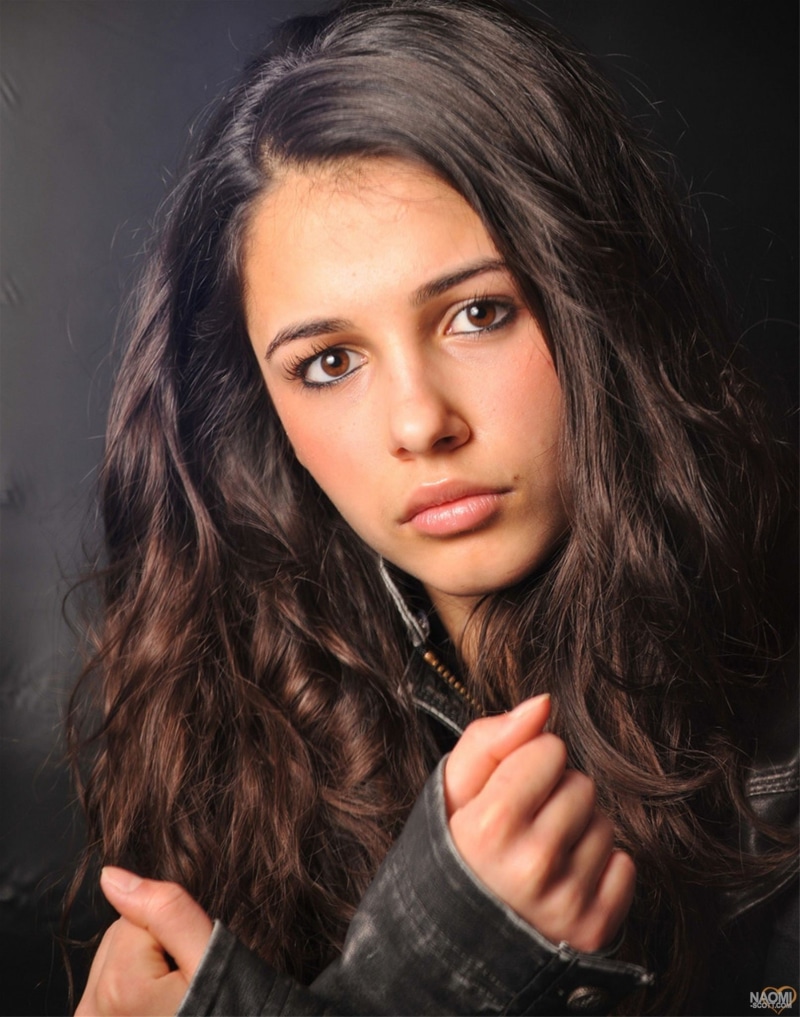 long hair, brown hair, scott, one person, human face, beautiful people, brunettes, beautiful woman, hair, emotion, body part, women, headshot, teenager