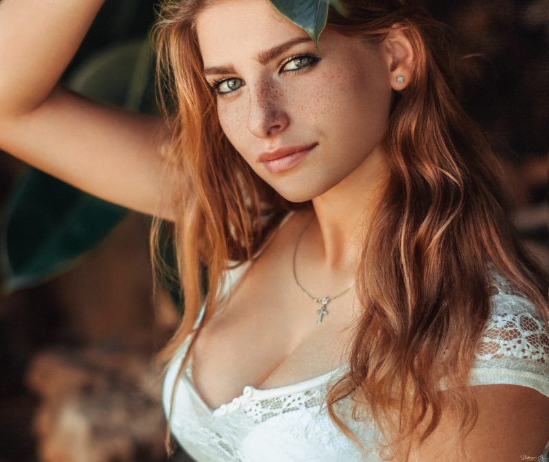 beautiful woman, depth of field, fashion, freckles, young women, beautiful people, hairstyle, face, adult, young adult, clothing, adolescence, 1080P, headshot