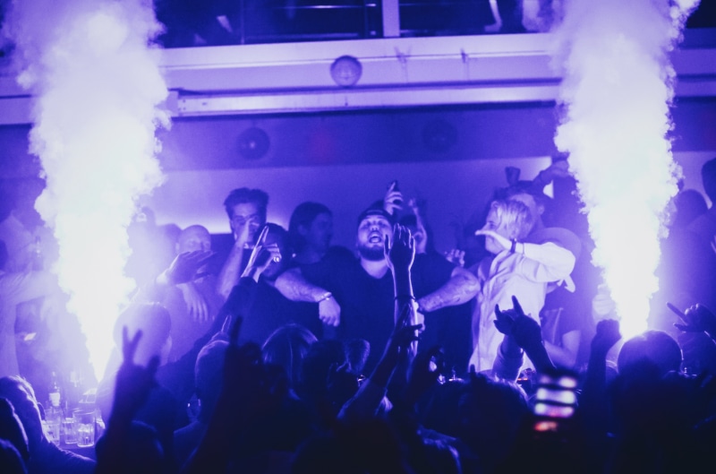 purple, nightime, young men, excitement, 4K, concert, color, crowd, clubbing, real people, nightclub, clean, night club, hand, smoke, music, young women
