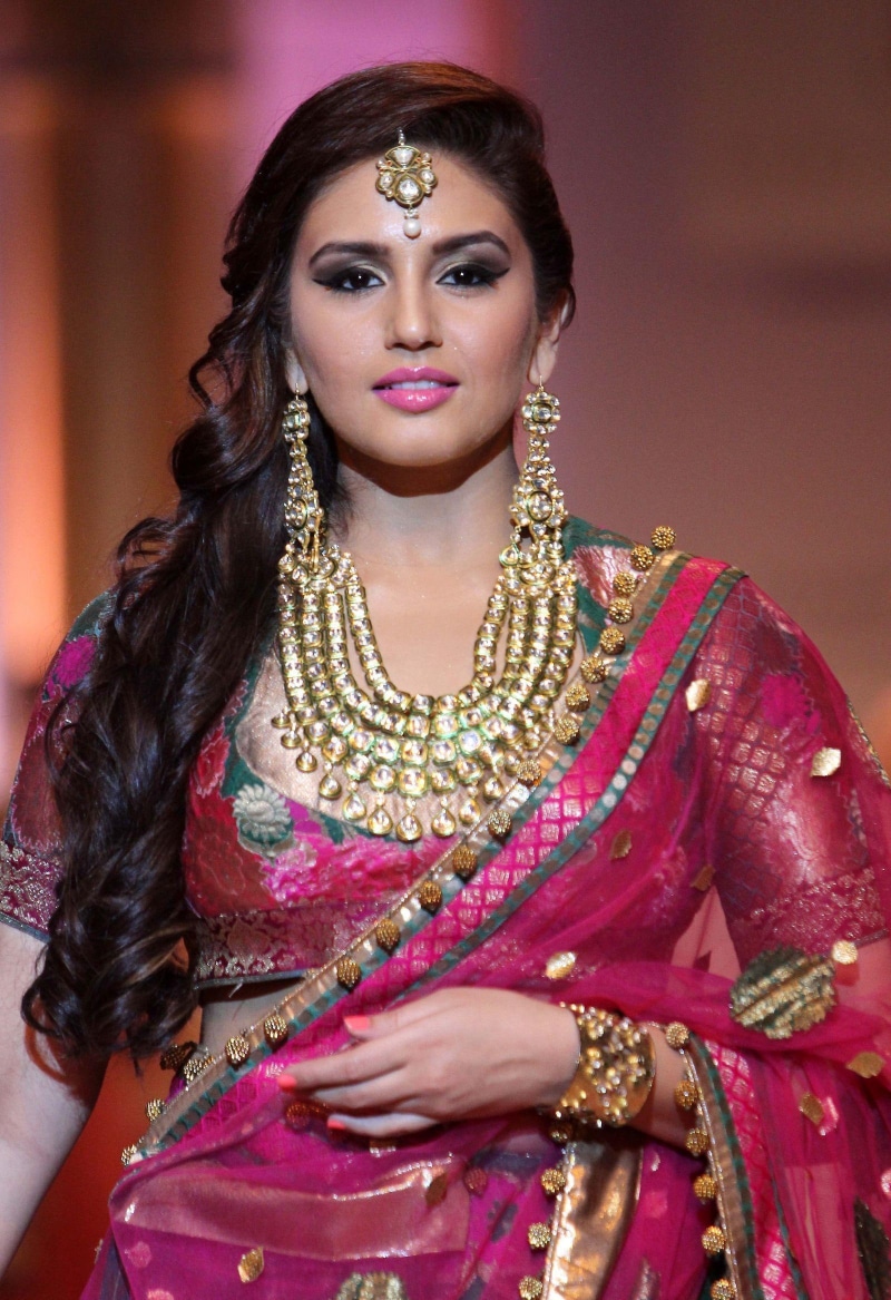 portrait, clothing, young adult, beauty, traditional clothing, women, qureshi, fashion, jewelry, sari, 1080P, elegance, necklace, saree, beautiful woman