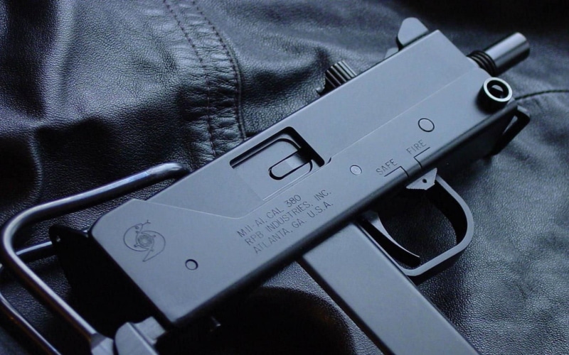 computer network, extreme close-up, black, music, technology, arts culture and entertainment, still life, communication, 720P, blue, gun, ingram, submachine
