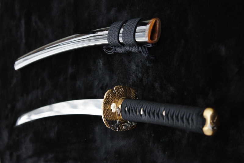 security, communication, single object, protection, 4K, music, katana, no people, black background, black color, Japan, close-up, equipment, studio shot