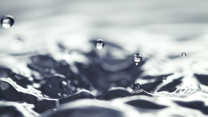 drop, 5K, outdoors, surface level, motion, day, freshness, liquid, purity, wet, full frame, rippled, close-up, teardrop, rain, splashing, macro, raindrop