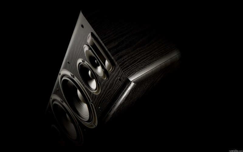 copy space, digital camera, 1080P, close-up, equipment, black color, speakers, audio equipment, still life, bookshelf, single object, music, cut out, camera - photographic equipment