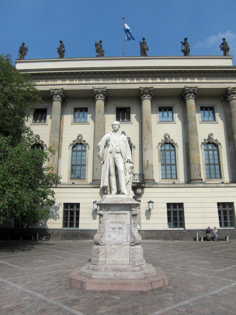 craft, university, sculpture, architectural column, representation, female likeness, Humboldt University, day, creativity, human representation, incidental people