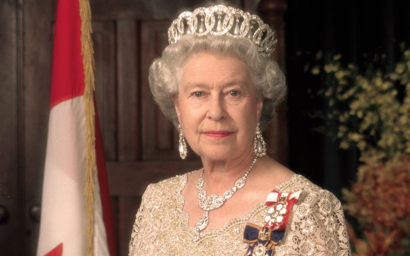one person, adult, luxury, headshot, indoors, Queen Elizabeth II, necklace, beautiful woman, looking, happiness, 720P, hairstyle, portrait, elegance, emotion