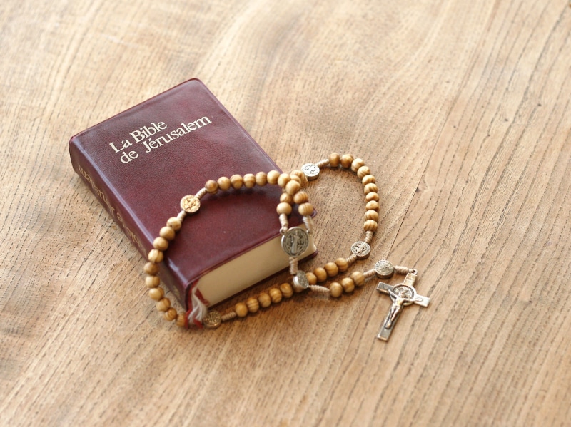christianity, pendant, text, pray, catholicism, cross, book, sainte, table, catholic, necklace, wood - material, pearl jewelry, faith, god, spirituality