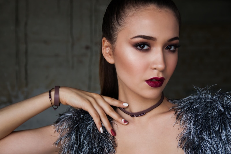 personal accessory, portrait, young, adult, indoors, modern, one person, human face, glamour, girl, female, pretty, jewelry, body part, human hair, looking at camera