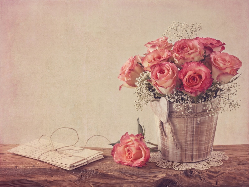 beauty in nature, valentines Day - Holiday, nature, petal, flowering plant, copy Space, gift, flower arrangement, no People, flower, table, wedding, roses