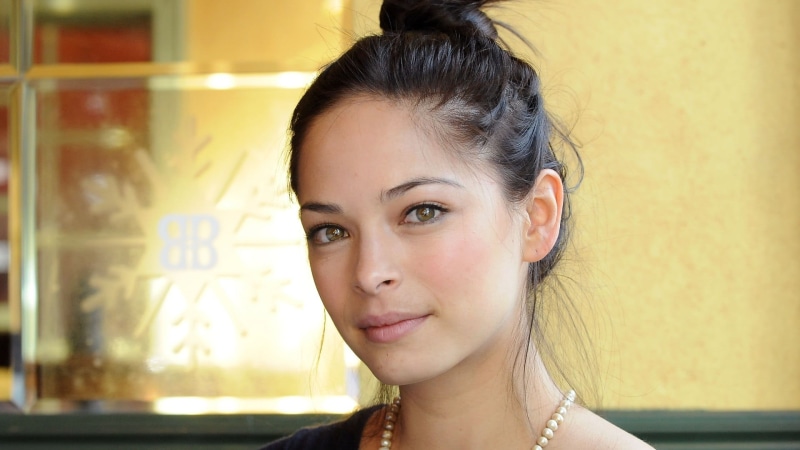 contemplation, women, teenager, headshot, front view, focus on foreground, black hair, indoors, model, close-up, brunette, real people, looking at camera