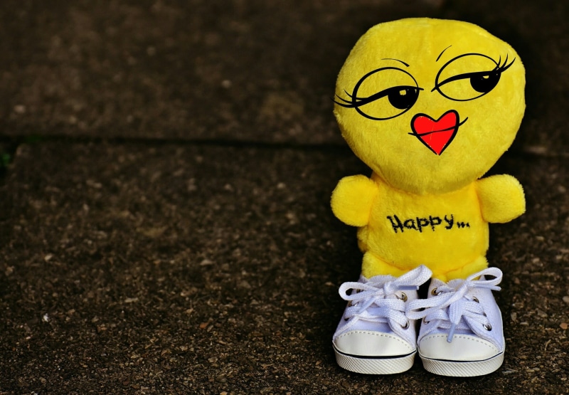 1080P, beginning, shoe, anthropomorphic, emotion, courage, humor, happiness, yellow, laugh, human representation, creativity, joy of life, anthropomorphic face