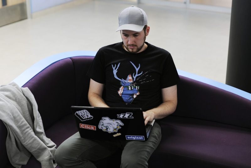 baseball cap, sport, crew neck, grey, person, young men, front view, occupation, helmet, shirt, caucasian, crew, teenager, using, hat, connection, cap