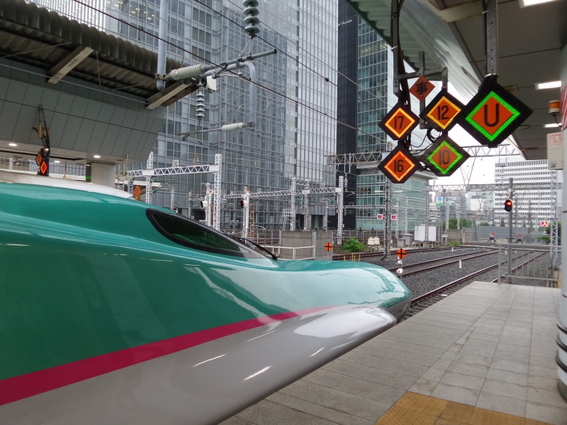 building exterior, sign, no people, communication, japan, road sign, hayabusa, public transportation, guidance, station, shinkansen, mode of transportation